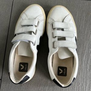 Veja Women’s Esplar 3-Lock Sneaker